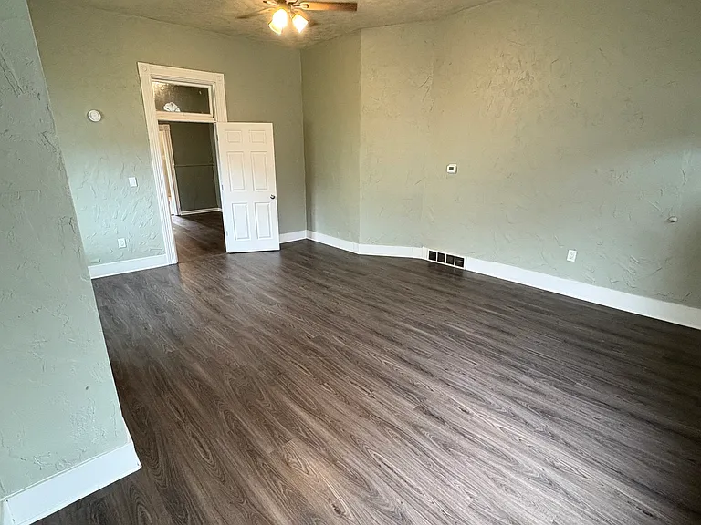 922 Evergreen Ave #1 — Photo 9