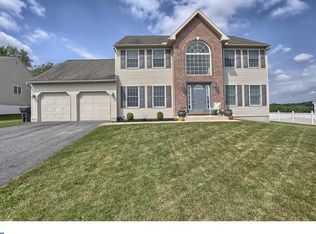 56 Walnut Dr W, Bernville, PA 19506