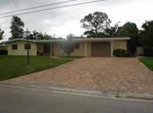 3040 Summit St, Fort Pierce, FL 34982