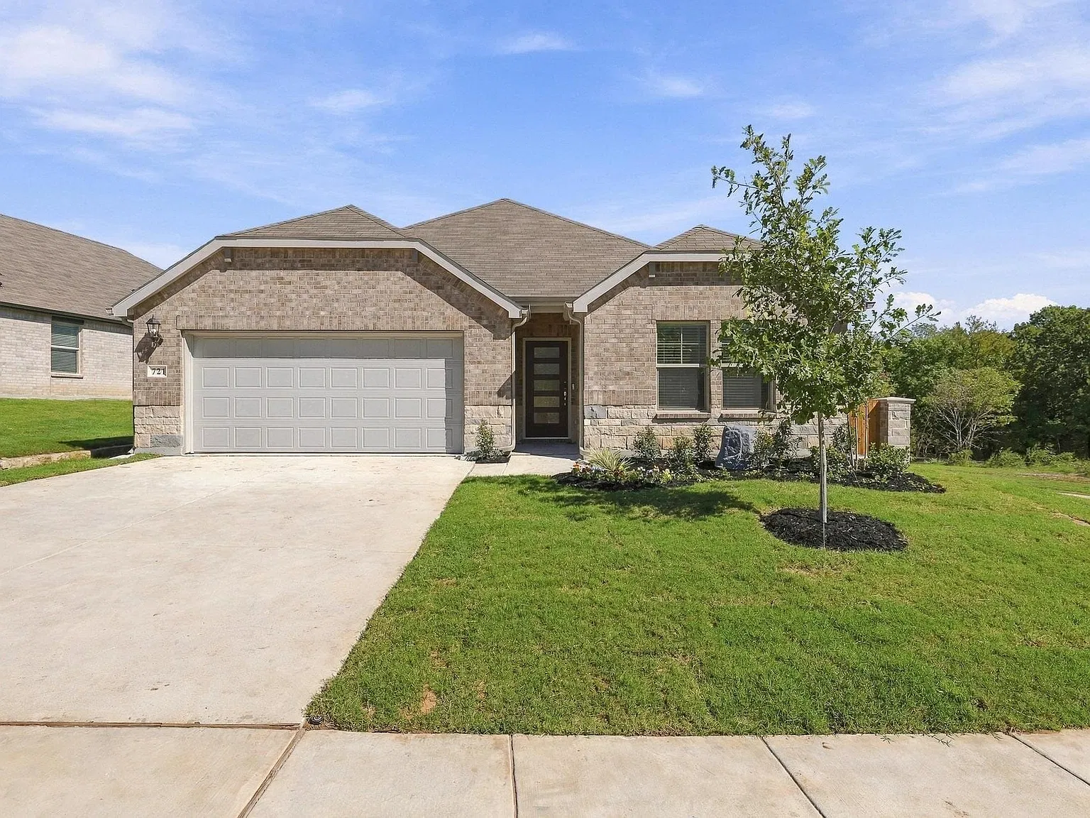 3 bed, 2.0 bath, 1659 sqft, $1,995 — Photo 1