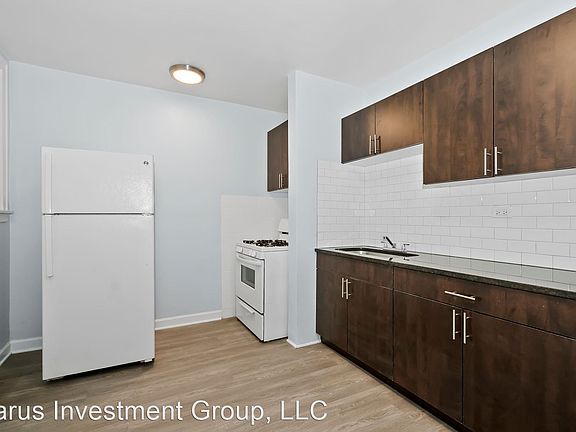 3rd image of 2806 W 64th St Unit 1