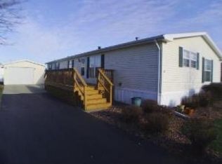 17 Blue Bird Ln, Beecher, IL 60401