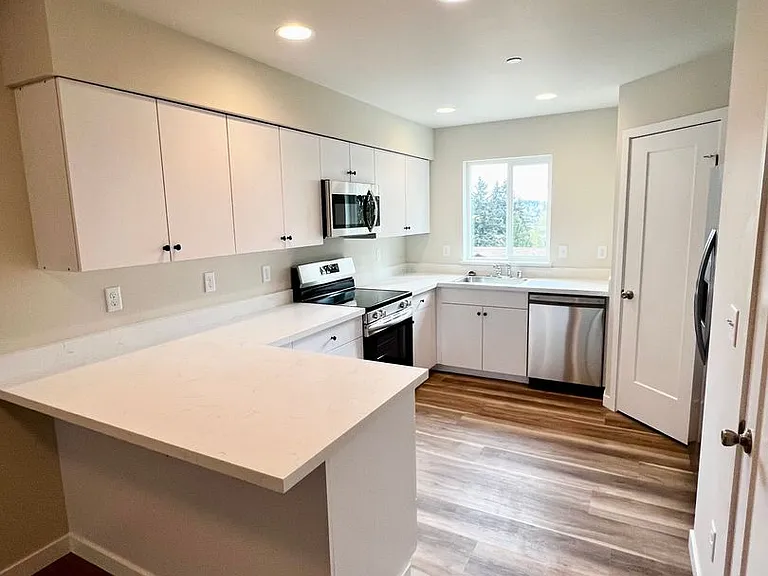 9218 Conroy Pl NW — Photo 3