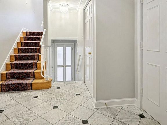 2nd image of 109 Princess St