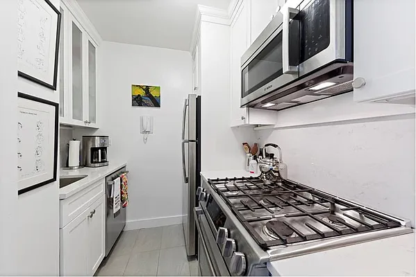Rented by Miriam Izsak Realty  LLC | media 11