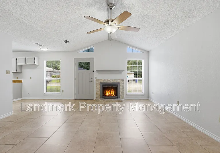 1122 Hidden Creek Dr — Photo 9