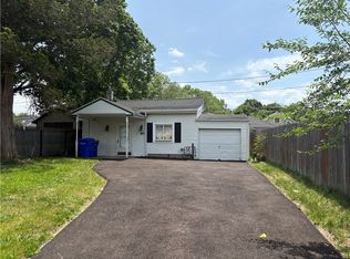 65 Wheeldon Dr, Rochester, NY 14616