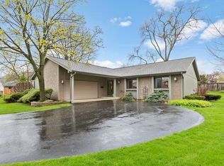 330 High Point Ct, Roselle, IL 60172