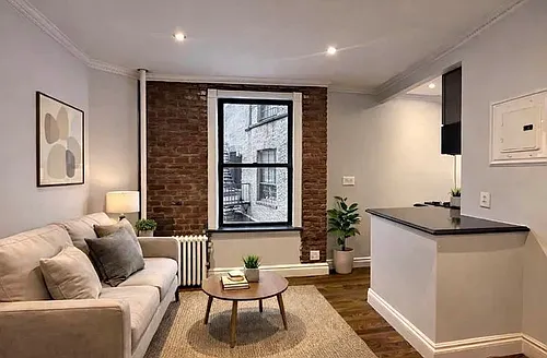 345 W 53rd St #2 Photo 1