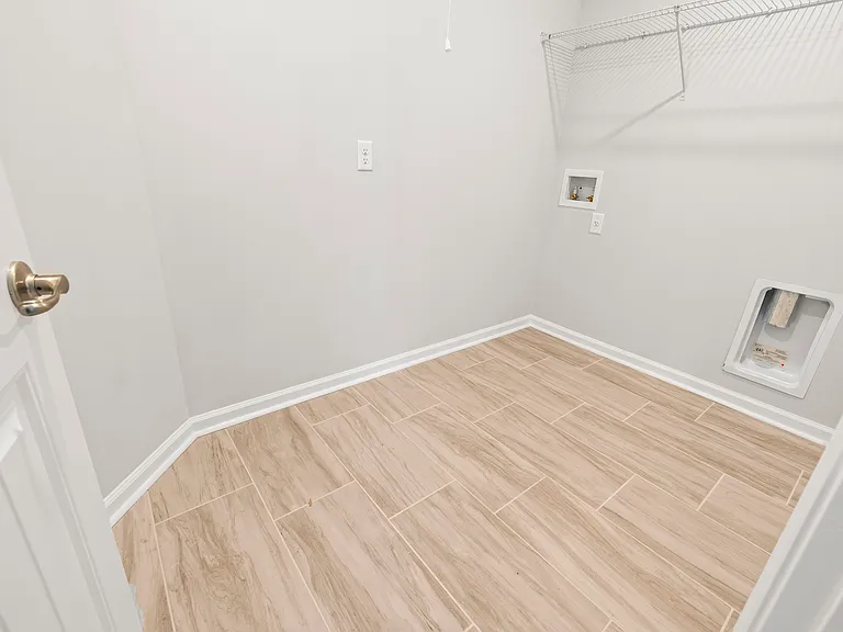 139 Classic Dr — Photo 24