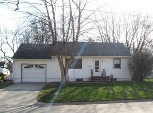 635 N 11th St, Forest City, IA 50436