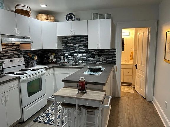 5th image of 226 Washington Street