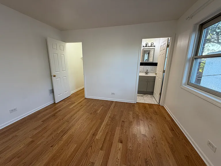 2833 N Auxplaines Ave #3 — Photo 13