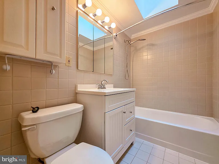 2419 Fairhaven Ave — Photo 13