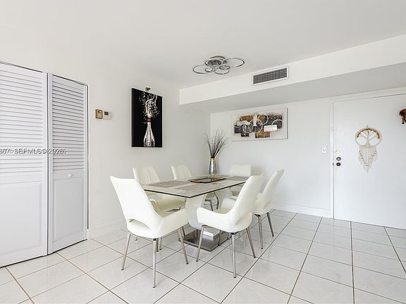 5th image of 210 174th St APT 807