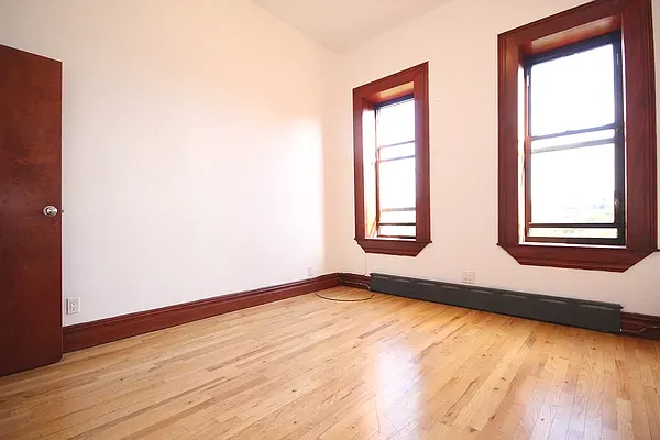 Rented by Compass | media 21