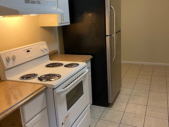 2nd image of 17103 Van Aken Blvd #1A