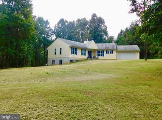 238 Slim Ln, Falling Waters, WV 25419