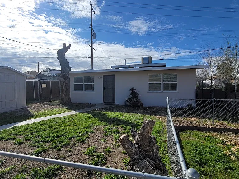 930 Nancy St — Photo 7