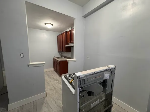 450 Rockaway Parkway image 4 of 10