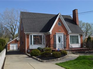 17 Cayuga Creek Rd, Cheektowaga, NY 14227