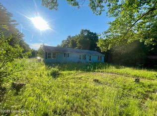 27 Phillips Rd, Stillwater, NY 12170