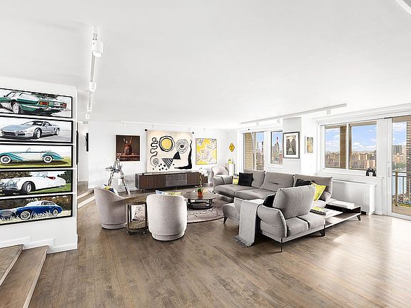 2nd image of 515 E 79th St #25AD