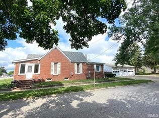 306 W Main St, Bloomfield, IN 47424