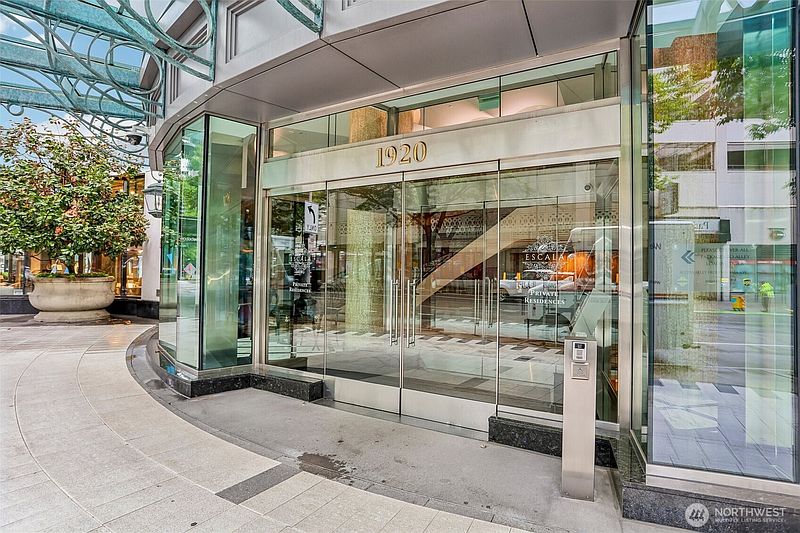 3rd image of 1920 4th Avenue #504