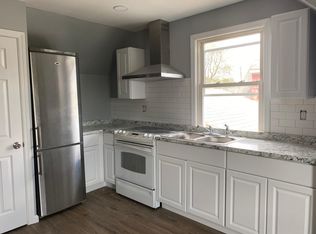 55 Halycon Rd FLOOR 2, Lindenhurst, NY 11757