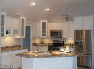 7638 4th St, Pasadena, MD 21122