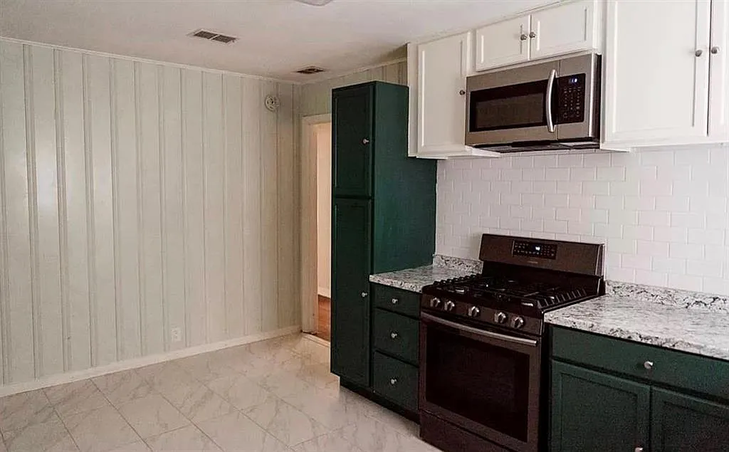 3 bed, 1188 sqft, $1,500 — Photo 2