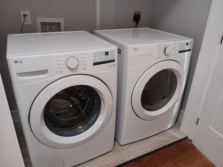 2230 Laurel Ave #3 — Photo 6