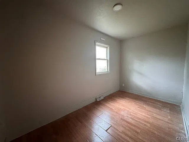 4 bed, 1.0 bath, 1522 sqft, $1,500 — Photo 4