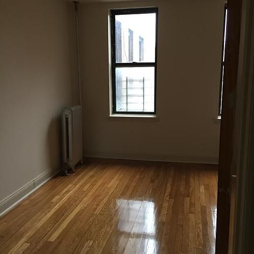 2nd image of 2345 Walton Ave APT 4D