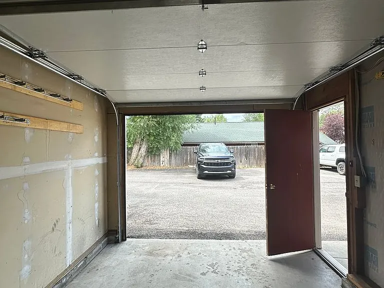145 Aspen Dr #2 — Photo 4