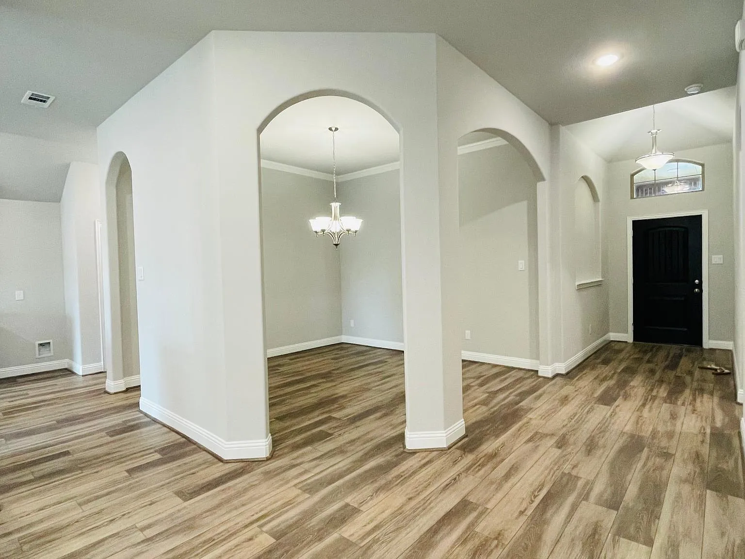 337 Van Buren Dr — Photo 4
