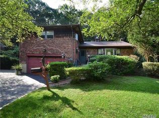 7 Hilldale Rd, Glen Cove, NY 11542