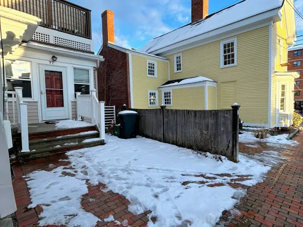 97D Chestnut St, Portsmouth, NH 03801