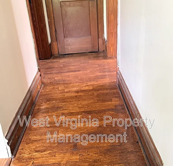 102 Temple St — Photo 17