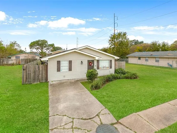 7678 Shorewood Blvd, New Orleans, LA 70128