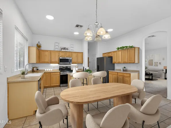 860 W CHERRYWOOD Drive, Chandler, AZ 85248