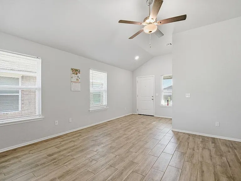 19912 Taggert Dr — Photo 5