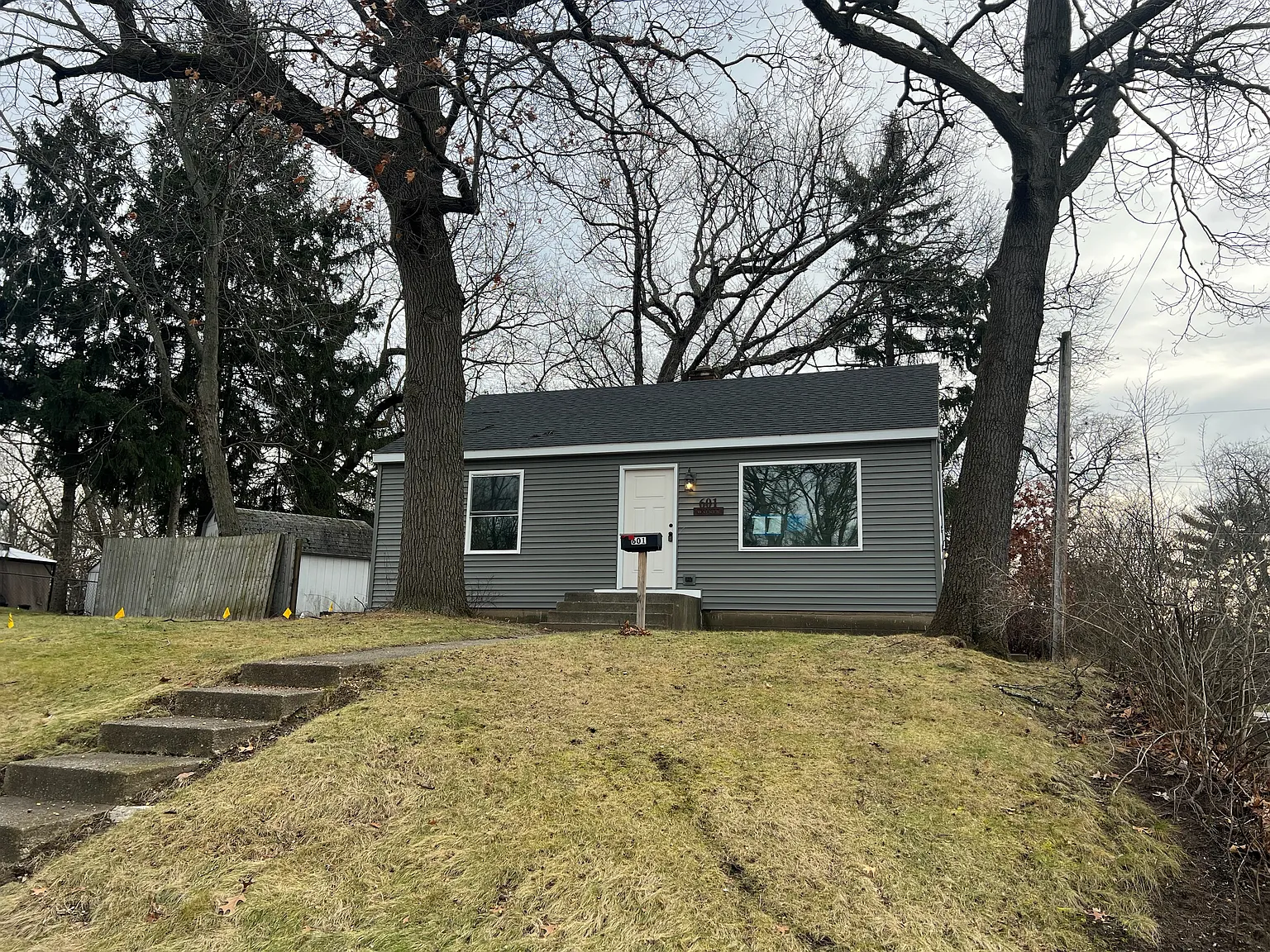 601 Walker St photo 1