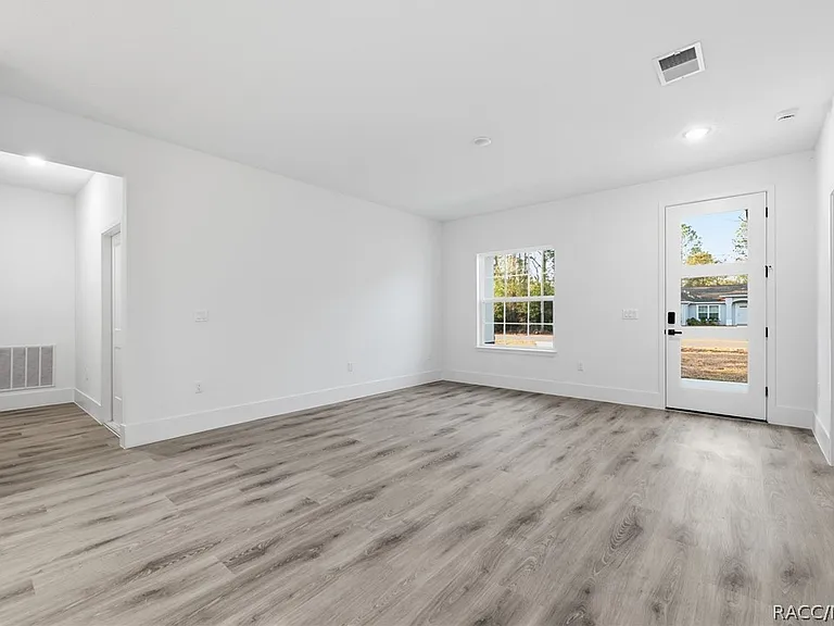 7047 N Lime Dr — Photo 8