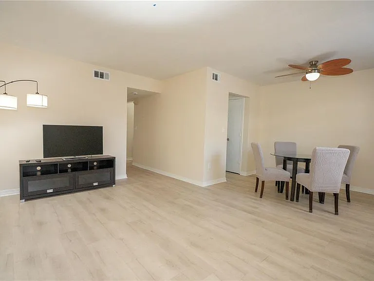 6940 Sunset Dr S #2D — Photo 5
