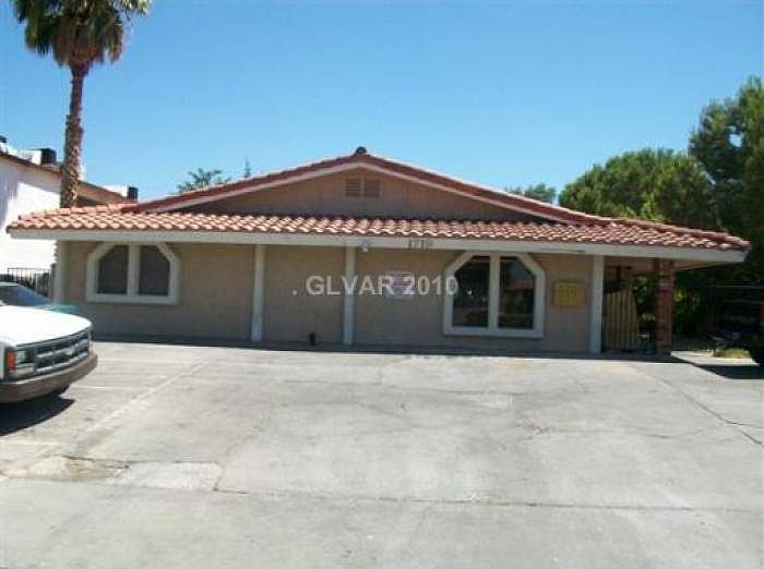 Front of 4-plex