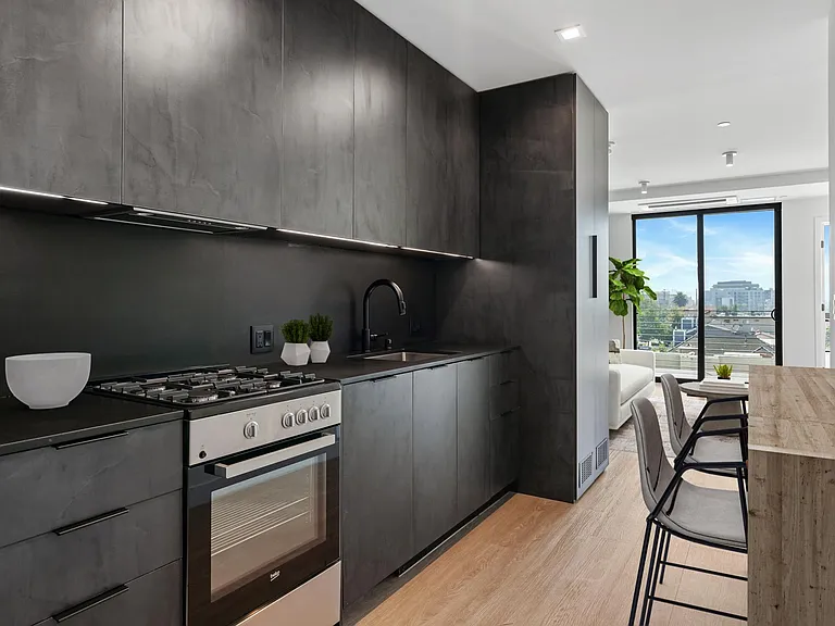 Venue Residences — Photo 47