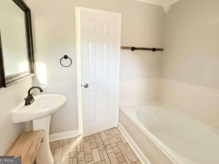 236 Woodbridge Rd — Photo 31