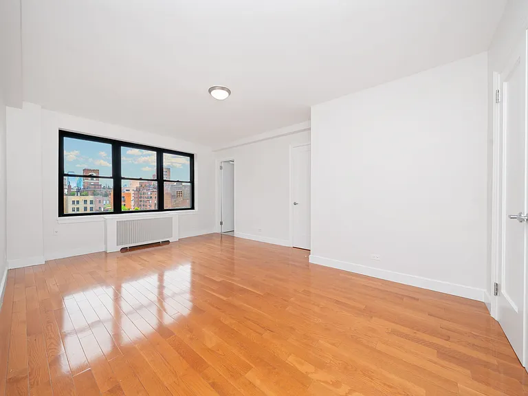 400 E 57th St #16P — Photo 7